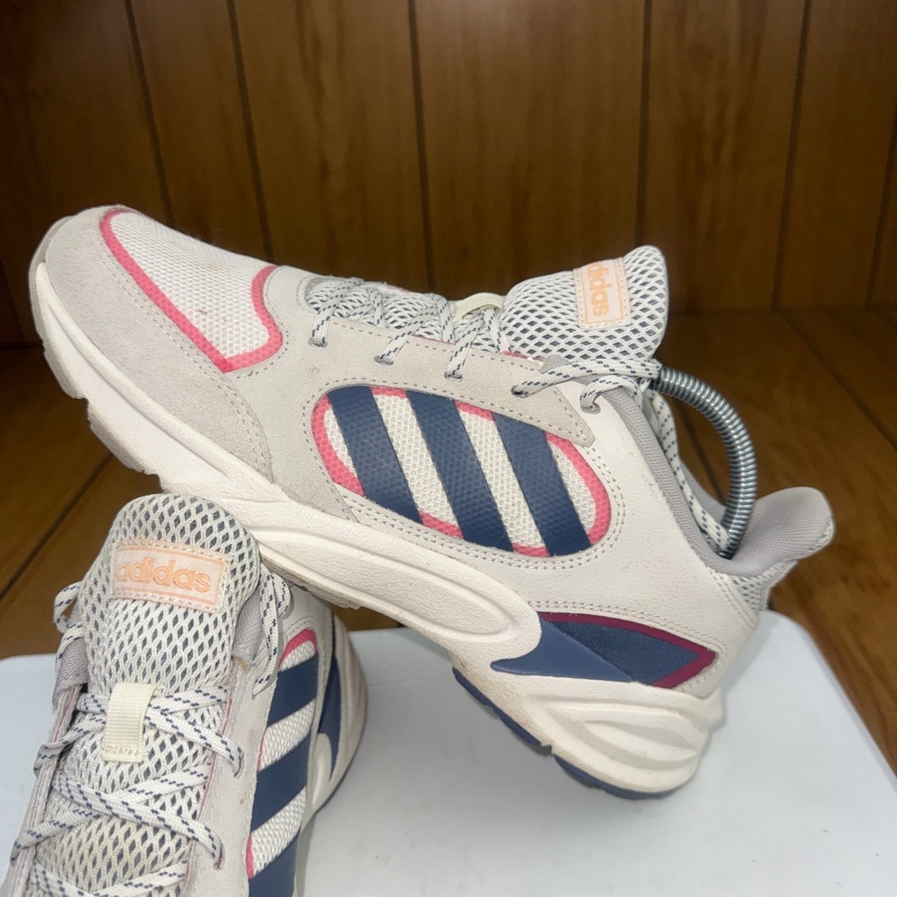 Adidas Valasion Womens Running Shoes EE9907 White Pink  Blue Sneakers Size 9.5‎